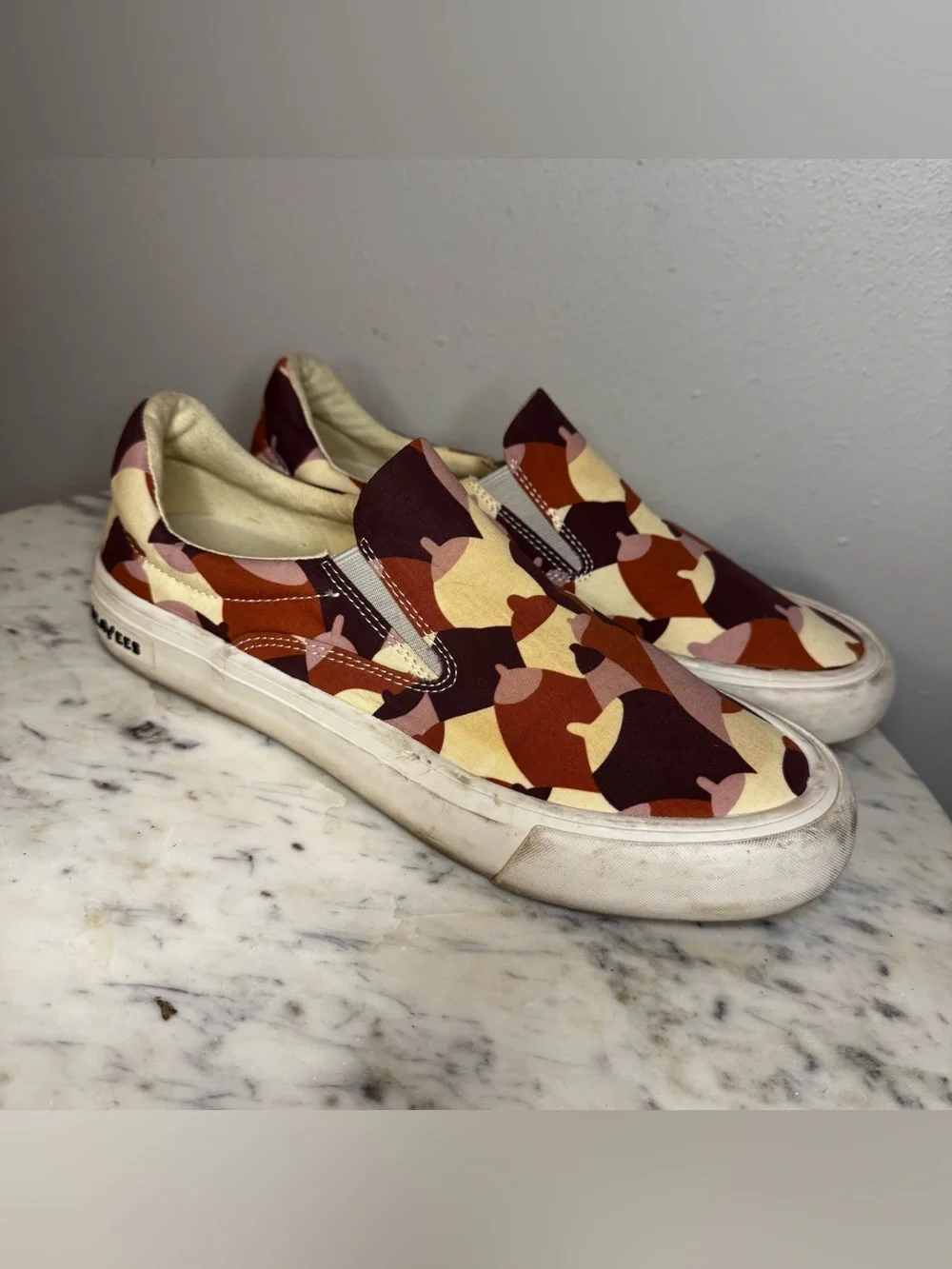 Seavees x Cecile Gariepy Hawthorne Slip On Shoes Mens Size 8.5 Fabric Upper Camo